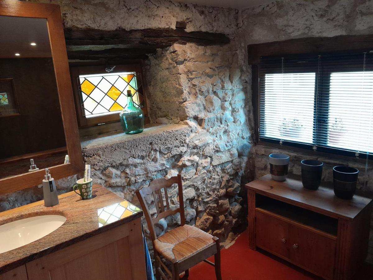Grange Renovee Et Son Jardin Dans L'Avant Pays Savoyard Champagneux Exterior foto